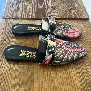 Salvatore Briza Leather Flat mules slides sandals size 10